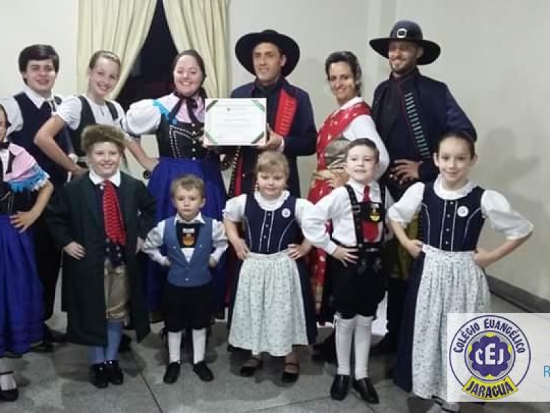 Homenagem ao Grupo Folclórico Sünnros