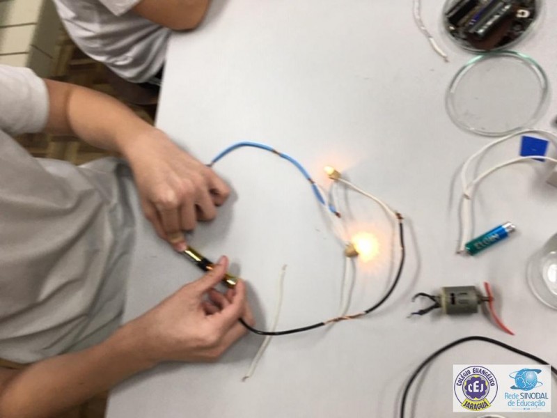 Circuitos Elétricos