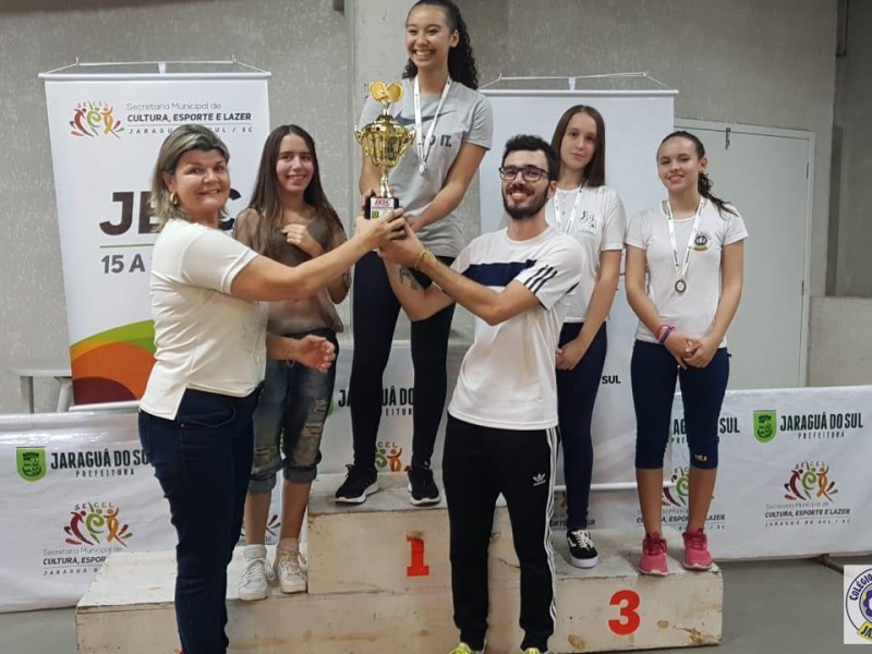 LUISE DOS SANTOS LESCOWICZ CONQUISTA TÍTULO NO TÊNIS DE MESA JESC DE 15 A 17 ANOS FASE MUNICIPAL