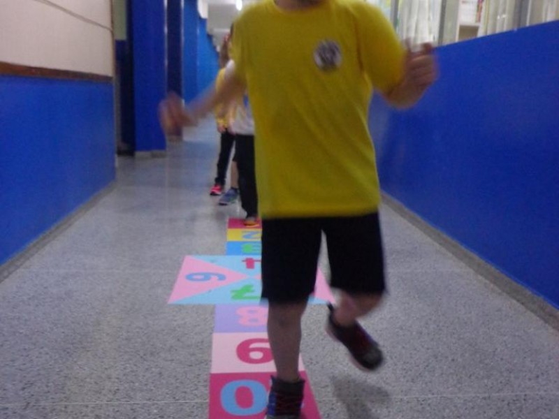 Jogo da Amarelinha no Infantil V