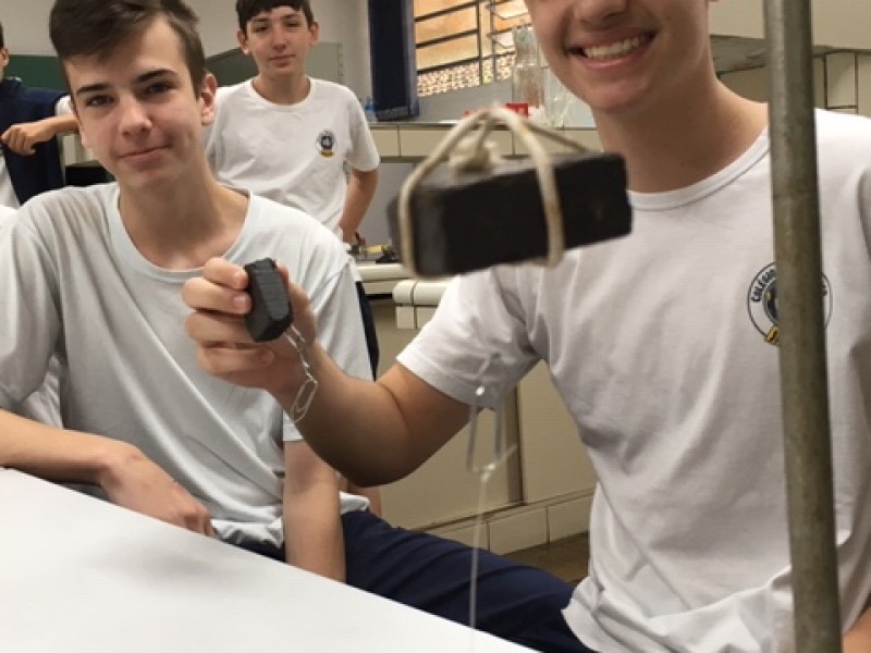 Aulas práticas de Ciências - Magnetismo e Eletromagnetismo