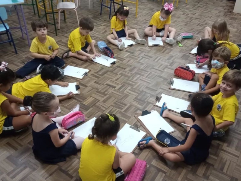 Desenhar e colorir - Infantil 3