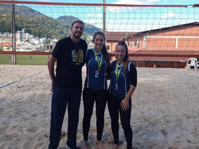 Vôlei de Praia feminino do CEJ é campeão da fase micro regional dos Jogos Escolares de SC (JESC de 15 a 17 anos).