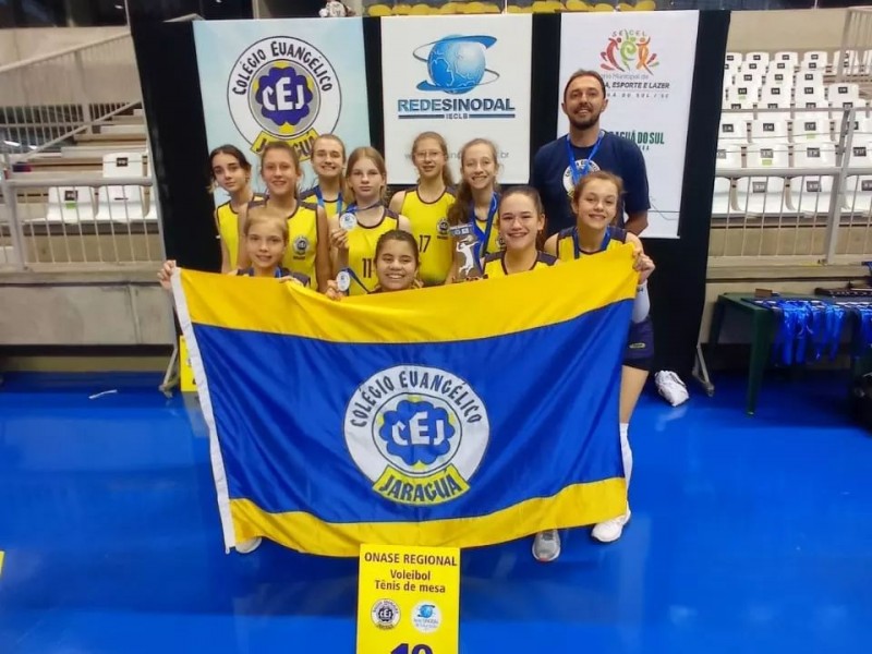 Voleibol feminino sub 13 do CEJ campeão da ONASE REGIONAL, realizado na Arena Jaraguá dia 18 de agosto.