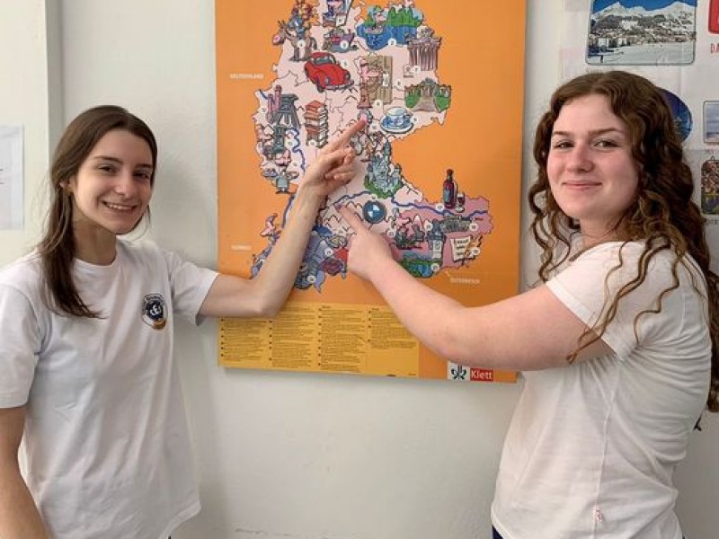 Alunas do CEJ conquistam bolsa para intercâmbio na Europa