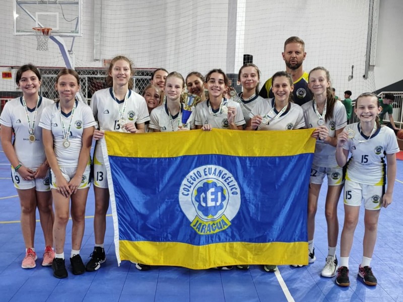 Equipe de basquete feminino é campeã dos Jogos Escolares 12 a 14 anos.