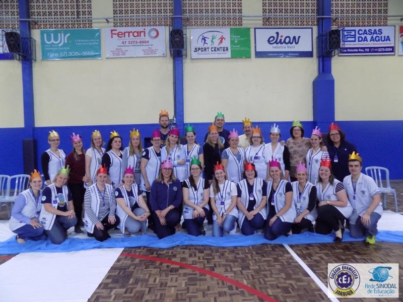 Rei e Rainhas? Reino Encantado? O quê?