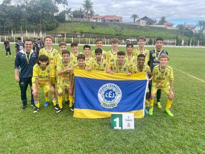 CEJ é Campeão do Moleque Bom de Bola