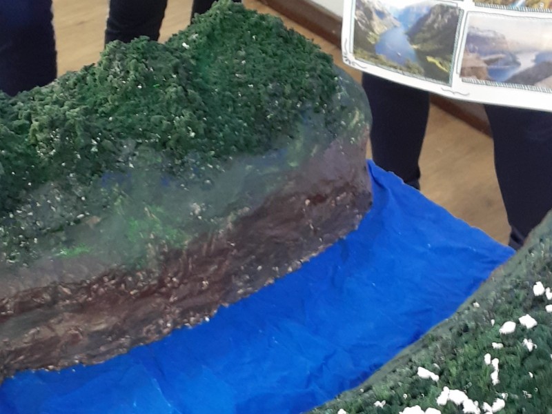 No mês de agosto, os alunos dos 1º anos do Ensino Médio apresentaram a Mostra Científica sobre os agentes do relevo.