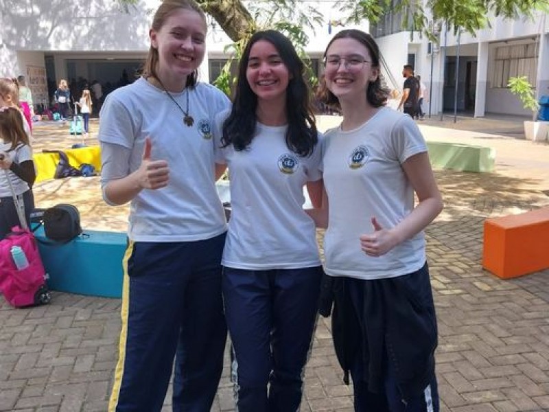 Alunas do CEJ se classificam para a fase III da OBQ